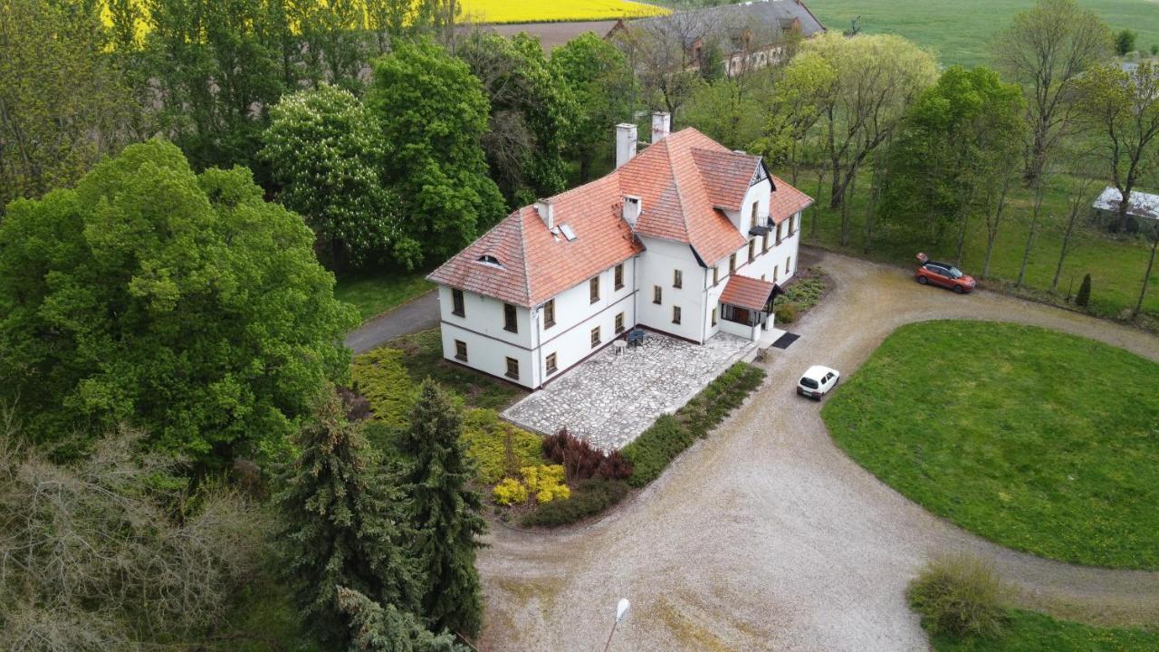 Dwor Komorowo Exterior photo