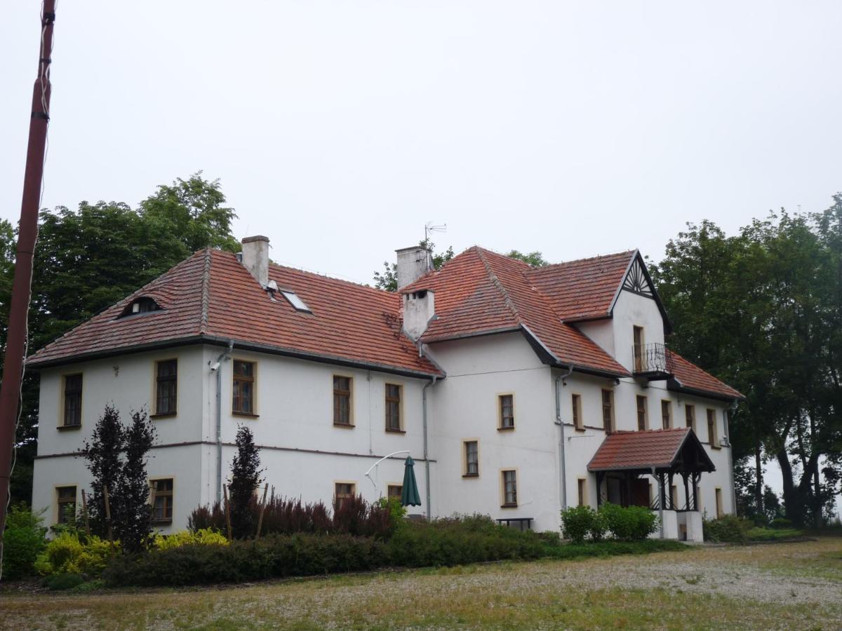 Dwor Komorowo Exterior photo